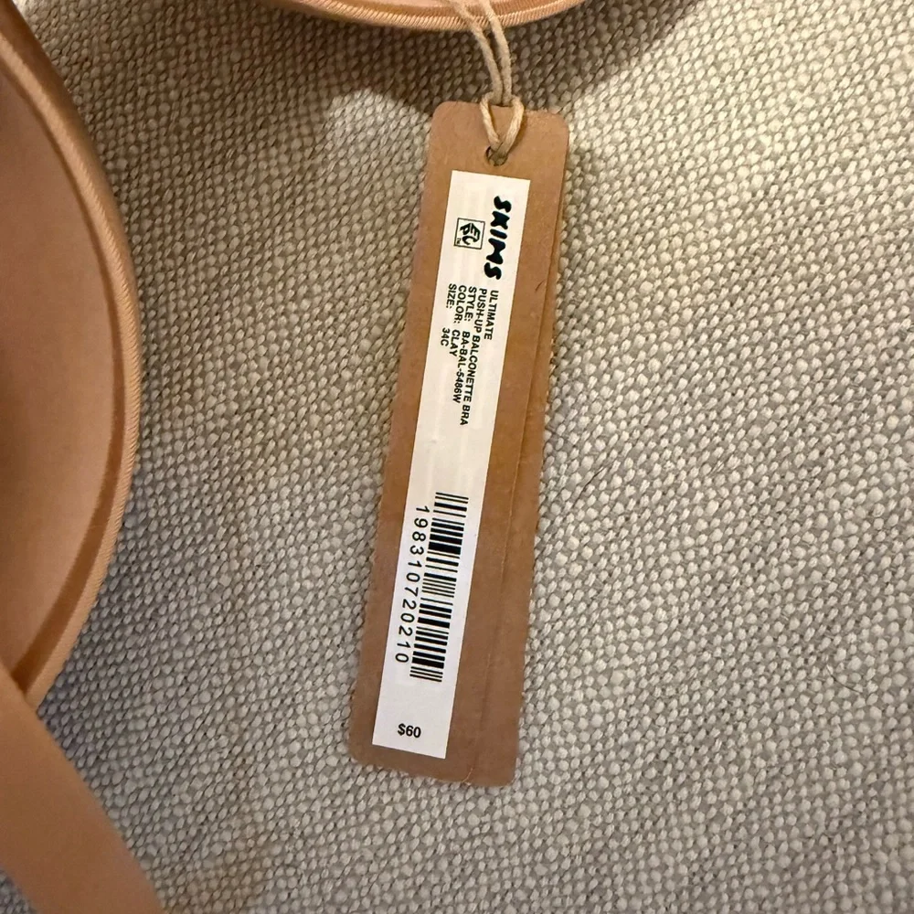 SKIMS Push Up Balconette Bra - Picture 5 of 5